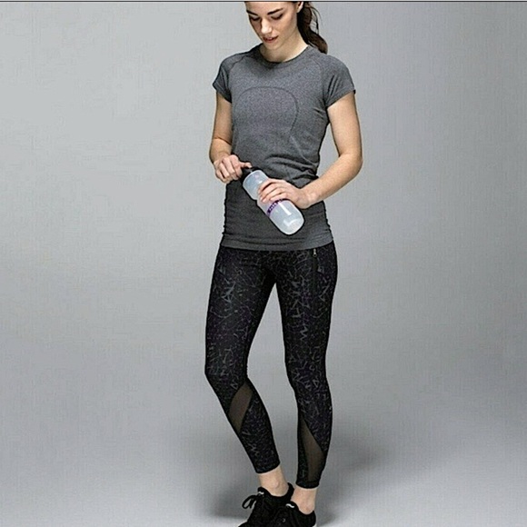 Lululemon Run Inspire  Thighs II Full-On Luxtreme
Star Crushed Coal Black Size 4 - Picture 1 of 13